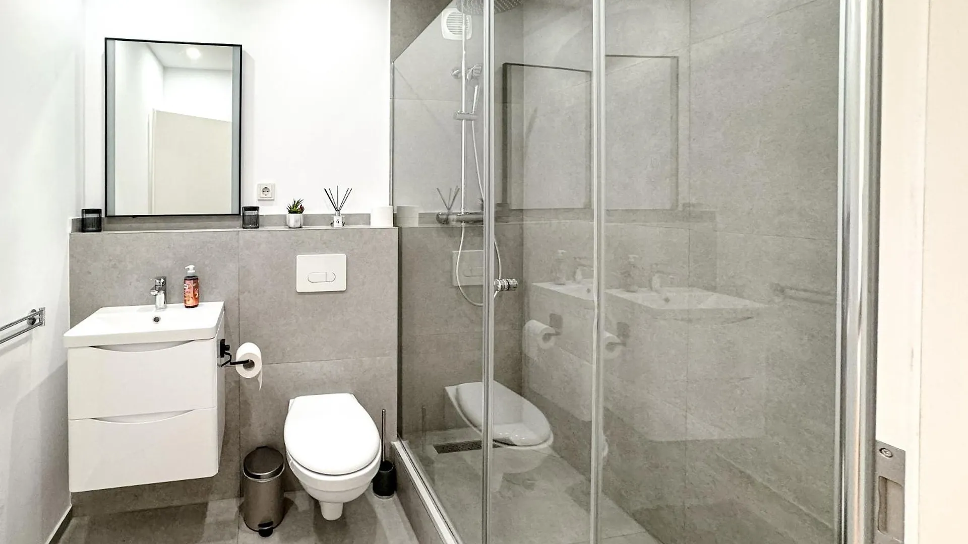 Moderne 110 M2 Grosse Gold Night Apartment Κολωνία